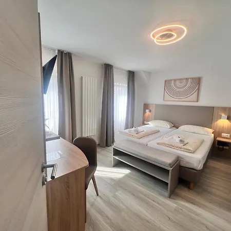 Hotel Kriemhilde 3*